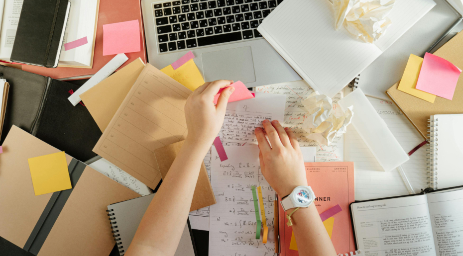 Gérer plusieurs projets sans s’épuiser : poser un cadre plutôt que tout porter